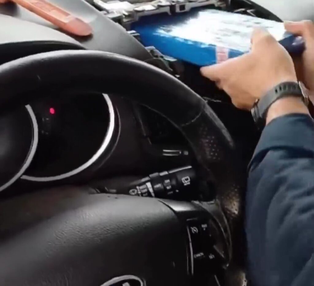 PRF apreende 58,5kg de cocaína no interior de um veículo em Jequié-Ba.